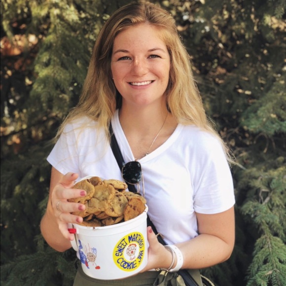 Hi friends! I’m Chloe - Picture 4 of 5